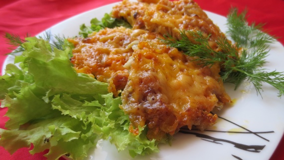 Рецепты: Запеченная рыба с овощами в духовке